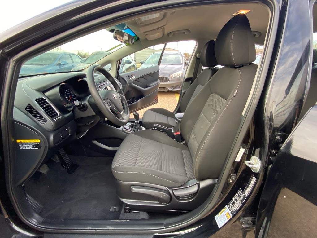 2017 Kia Forte Image 14