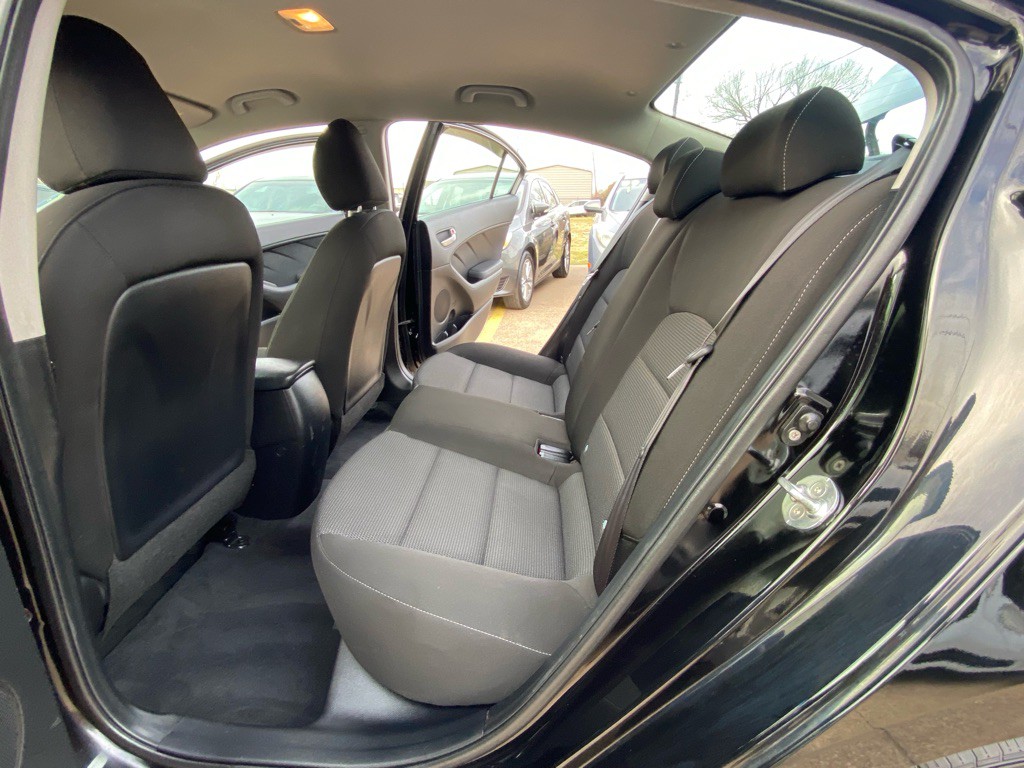2017 Kia Forte Image 15