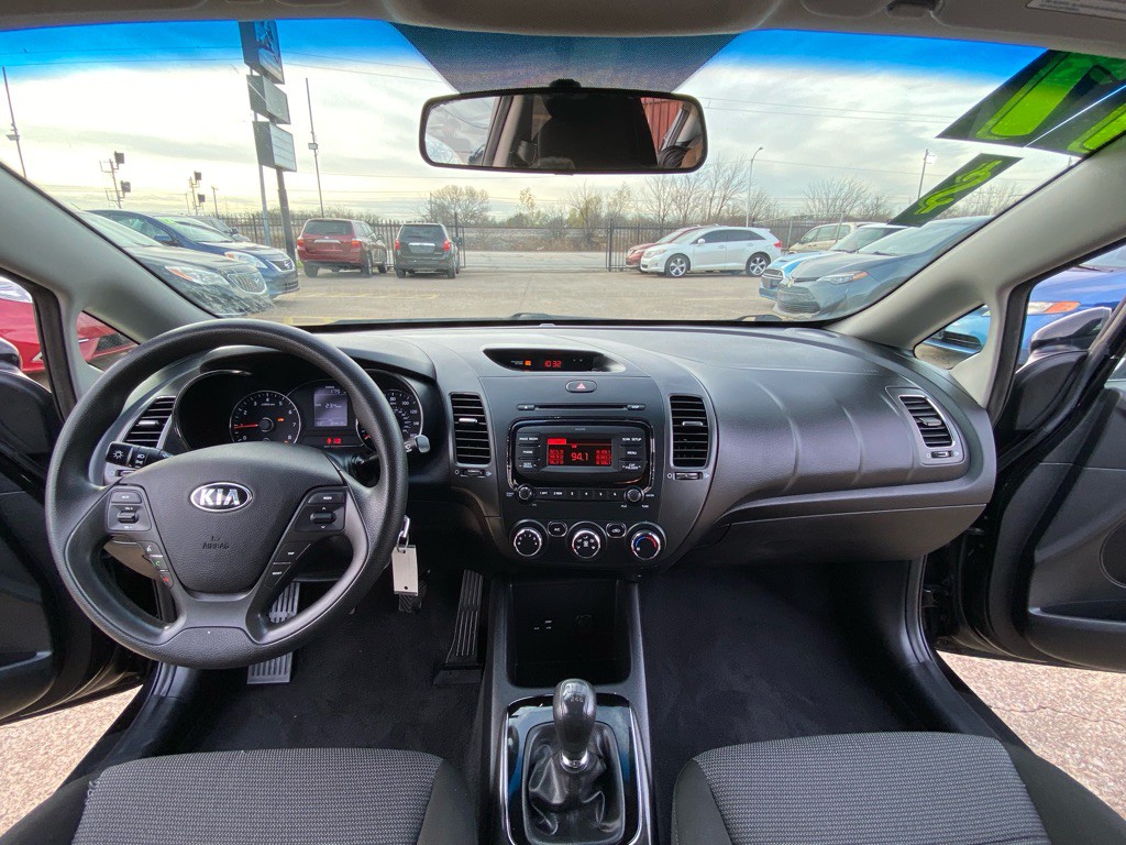 2017 Kia Forte Image 20