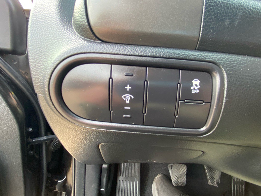 2017 Kia Forte Image 23