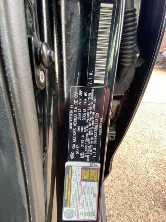 2017 Kia Forte Image 32