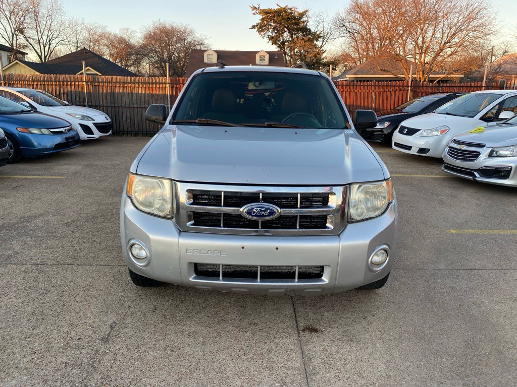 2010 Ford Escape Image 2