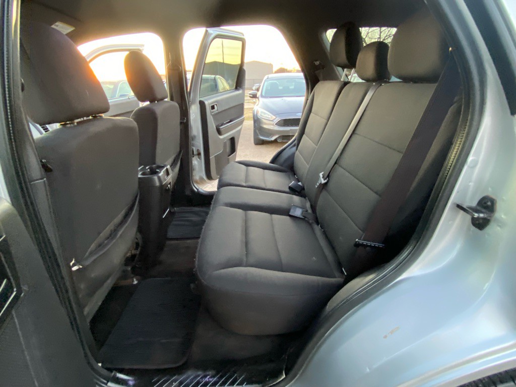 2010 Ford Escape Image 16
