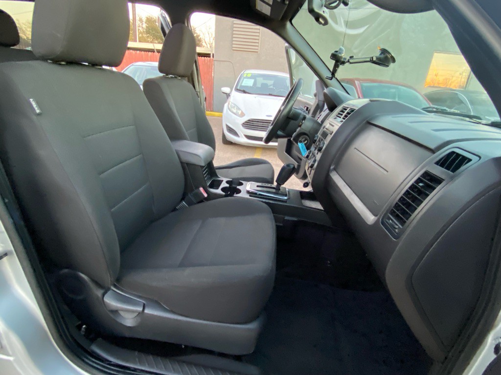2010 Ford Escape Image 19