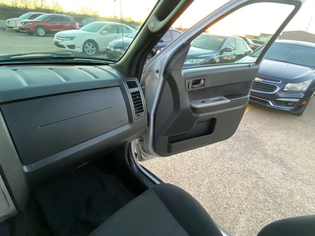 2010 Ford Escape Image 22