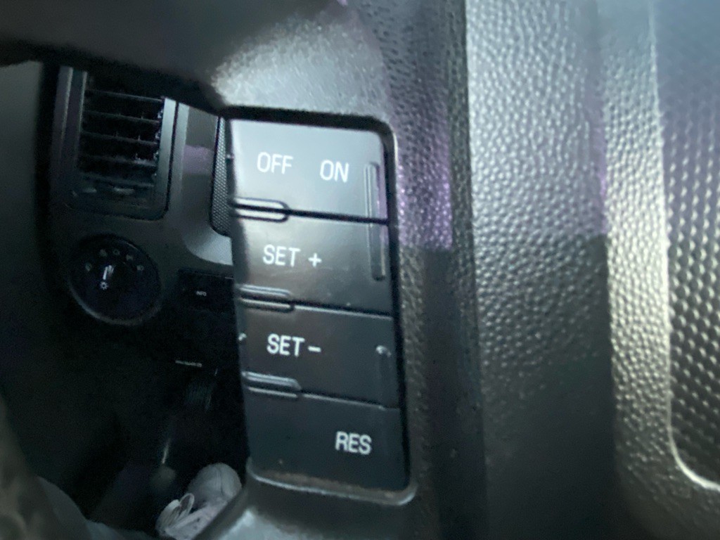 2010 Ford Escape Image 24