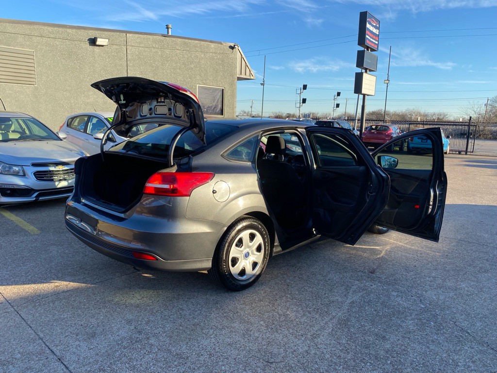 2018 Ford Focus Image 12