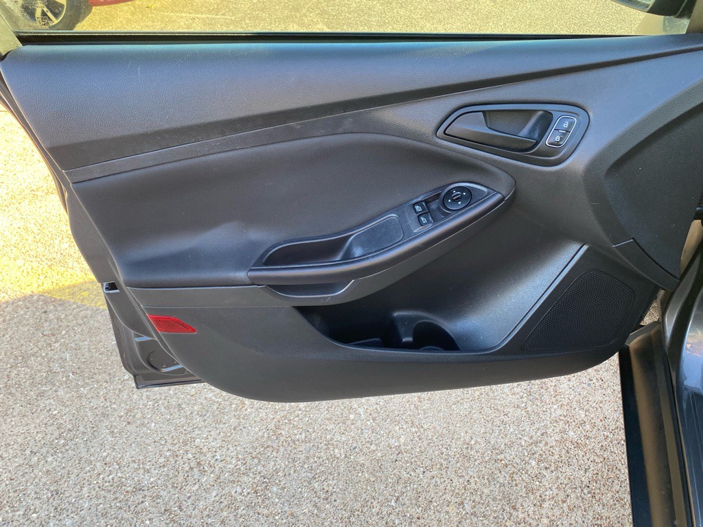 2018 Ford Focus Image 13