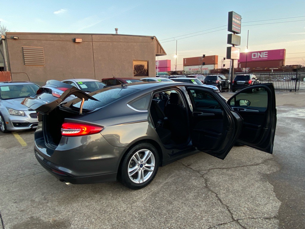 2018 Ford Fusion Image 12