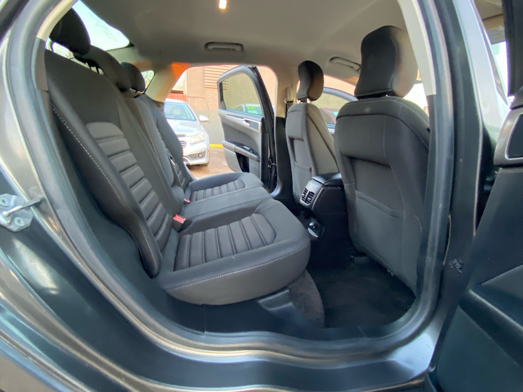 2018 Ford Fusion Image 18