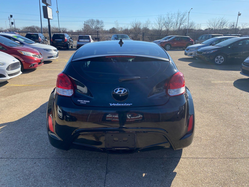 2017 Hyundai Veloster Image 5