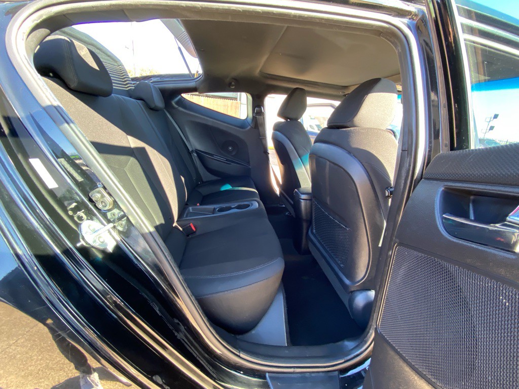 2017 Hyundai Veloster Image 18