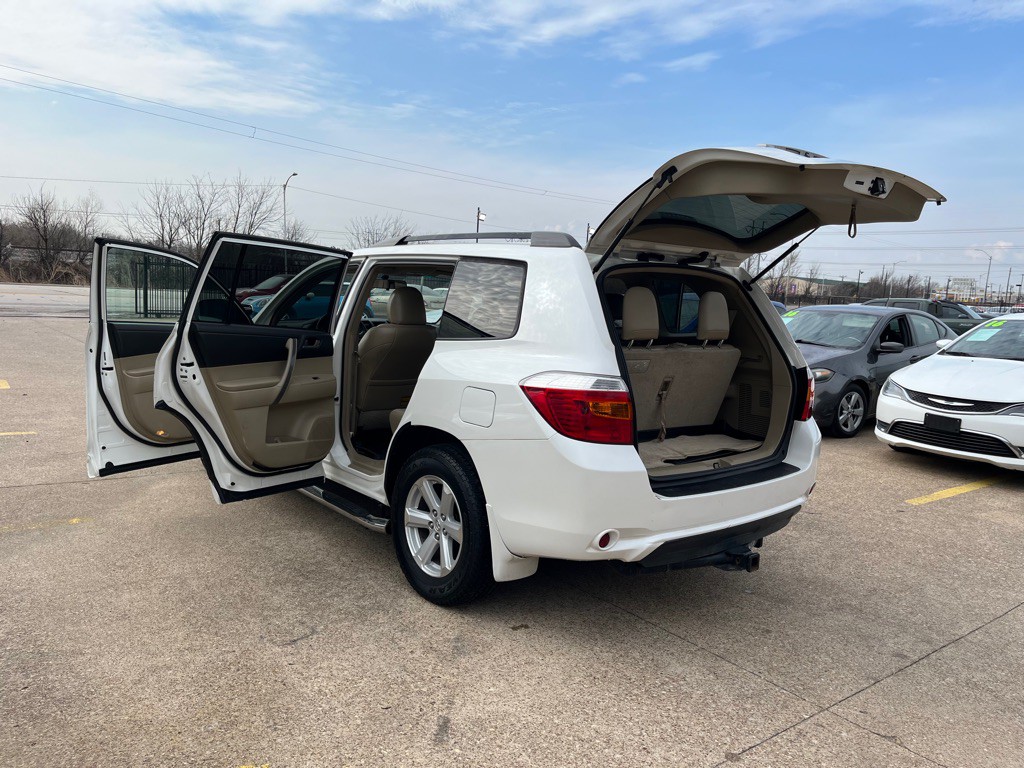 2010 Toyota Highlander Image 10