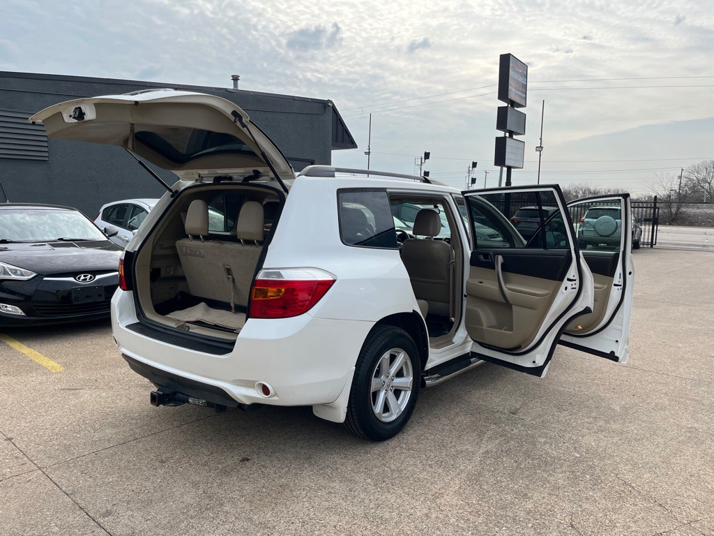 2010 Toyota Highlander Image 12