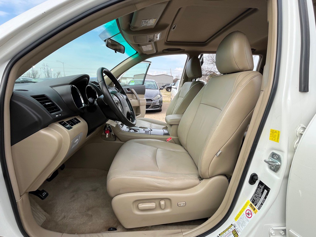 2010 Toyota Highlander Image 15