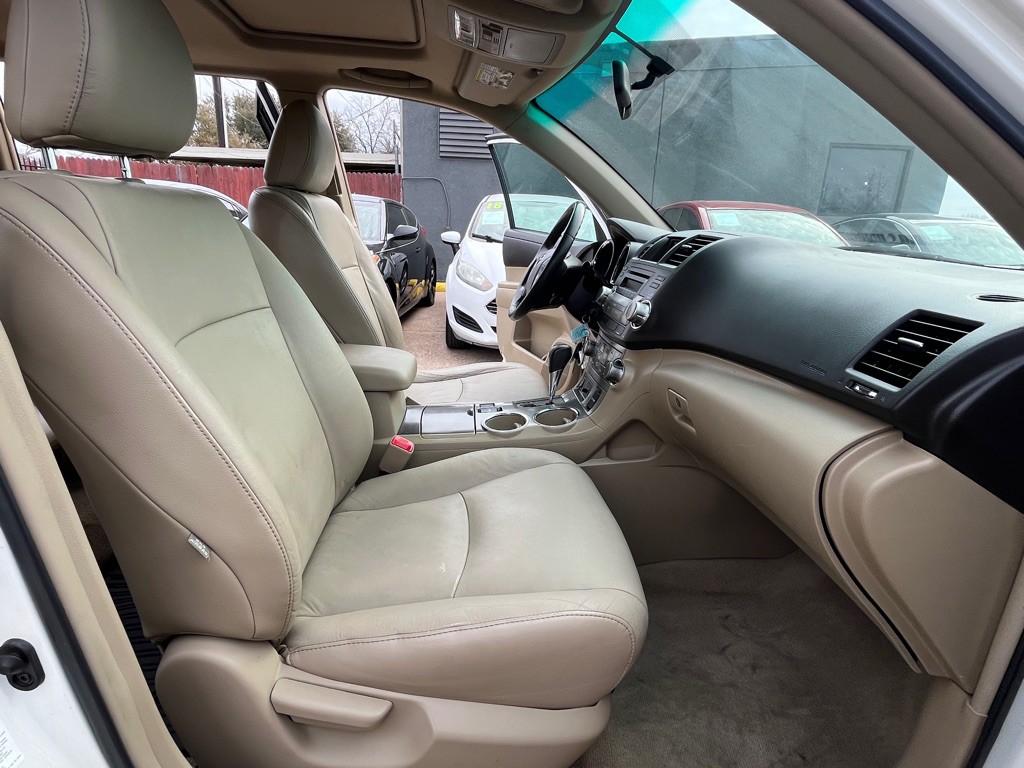 2010 Toyota Highlander Image 20
