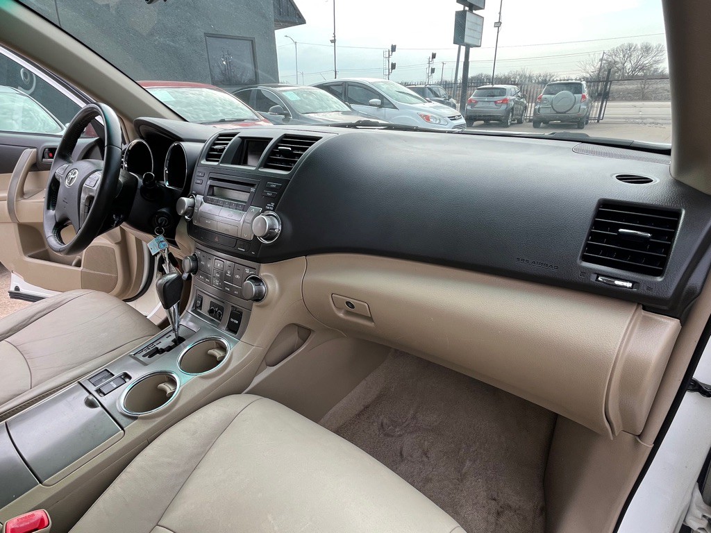 2010 Toyota Highlander Image 21