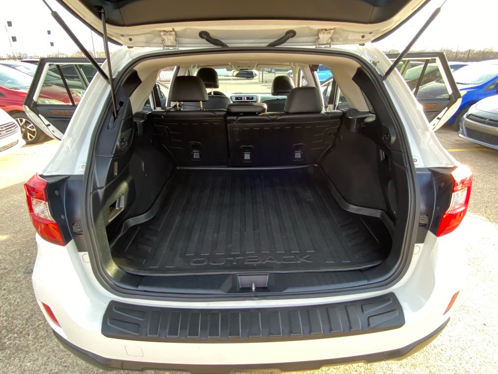 2015 Subaru Outback Image 17
