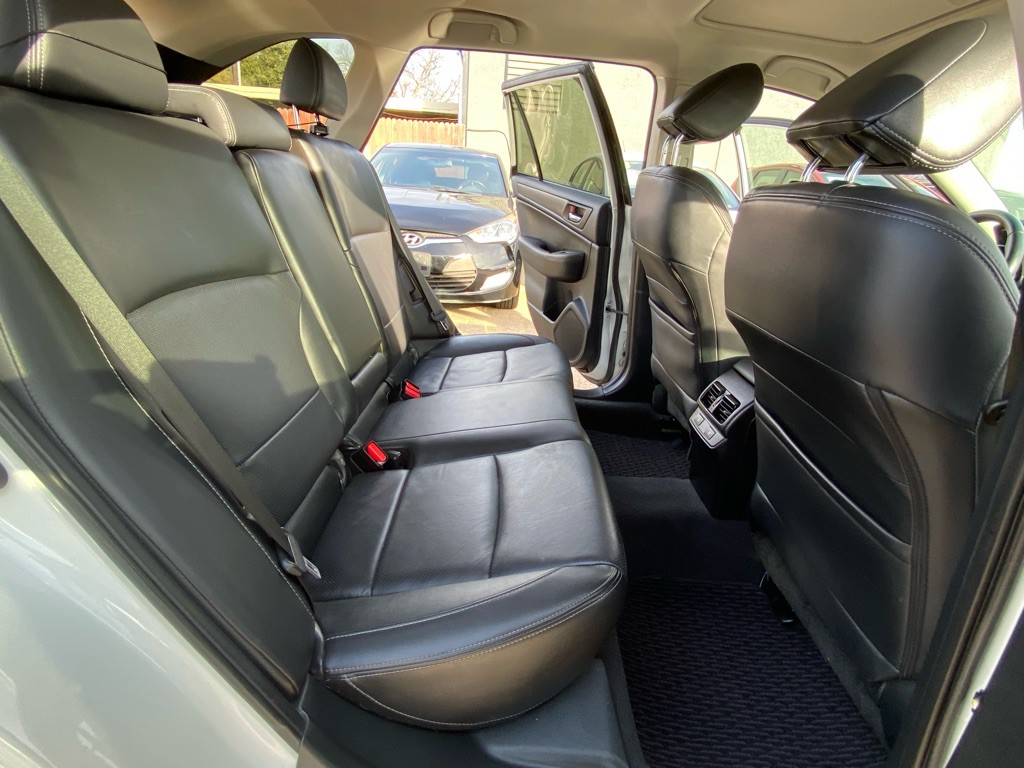 2015 Subaru Outback Image 18