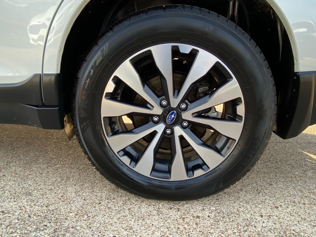 2015 Subaru Outback Image 32