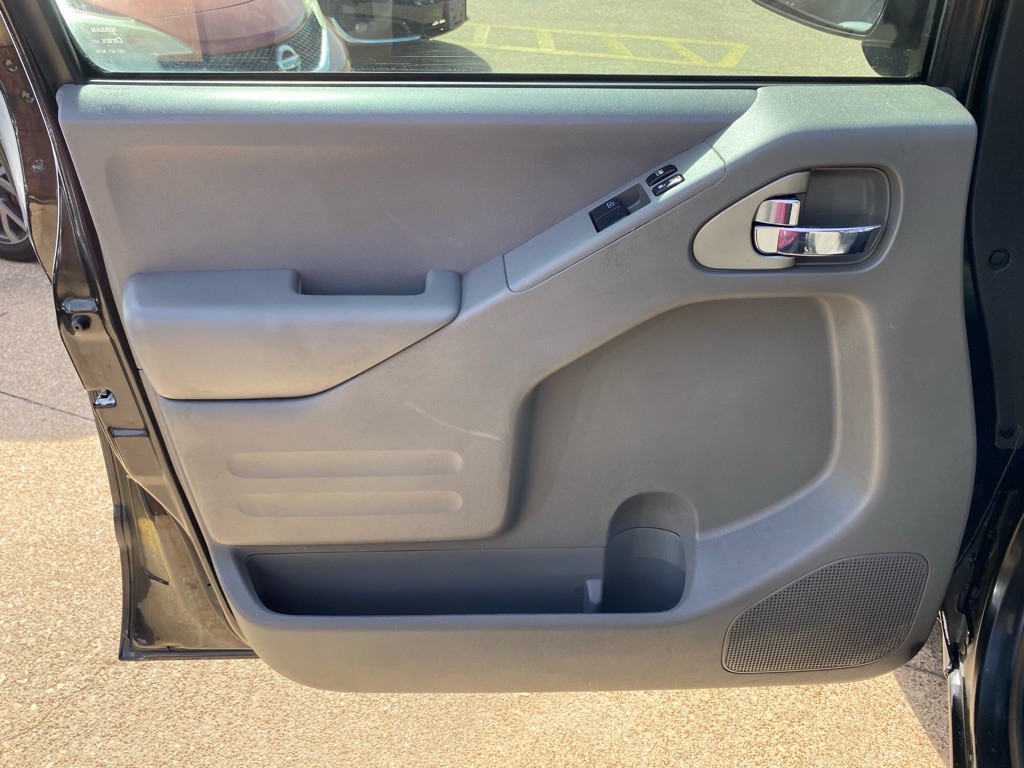 2021 Nissan Frontier Image 13