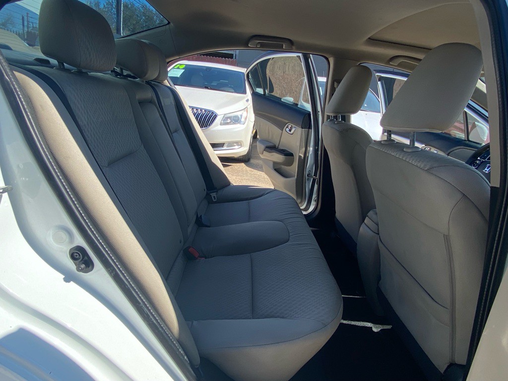 2015 Honda Civic Image 17