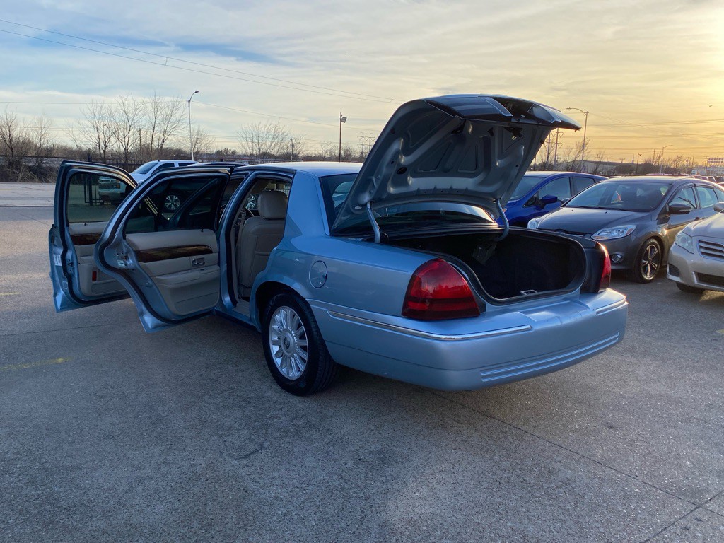 2008 Mercury Grand Marquis Image 10