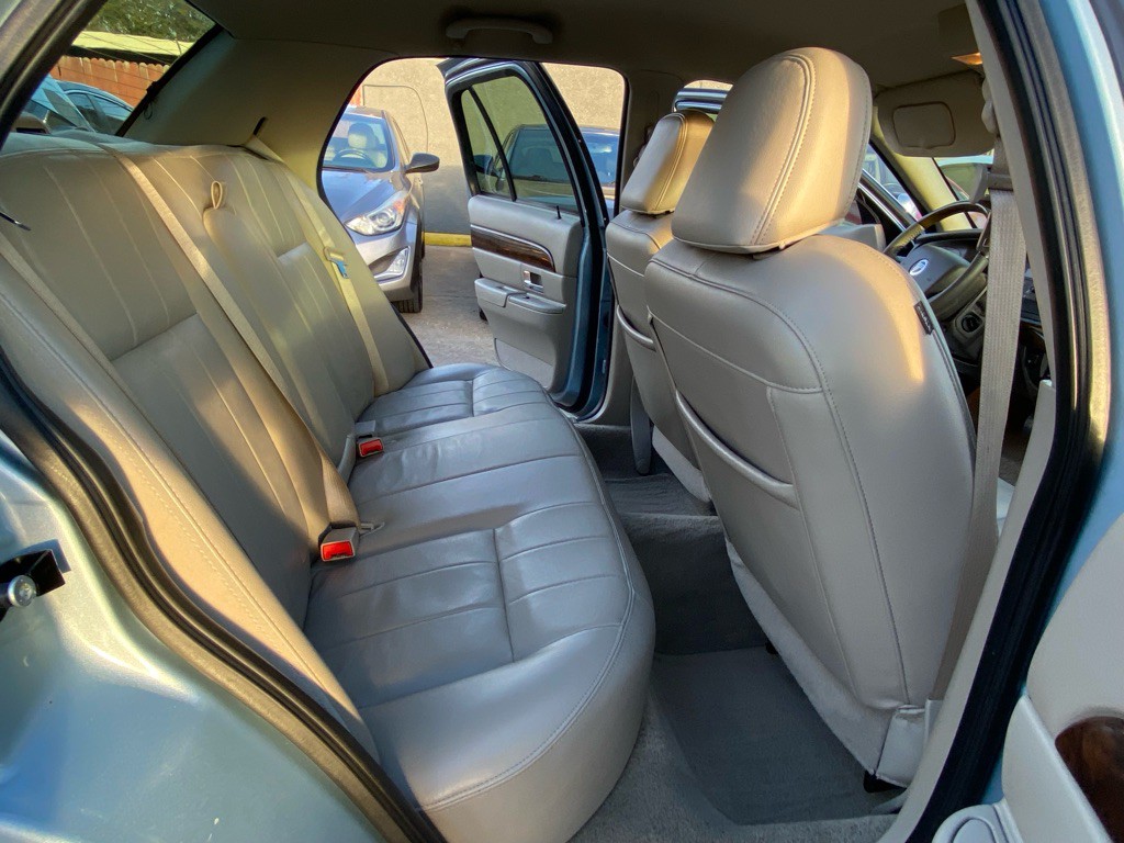 2008 Mercury Grand Marquis Image 18