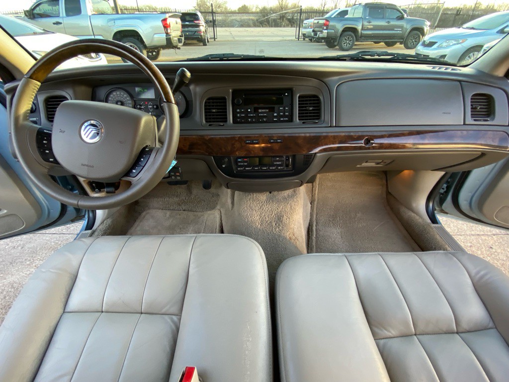 2008 Mercury Grand Marquis Image 21