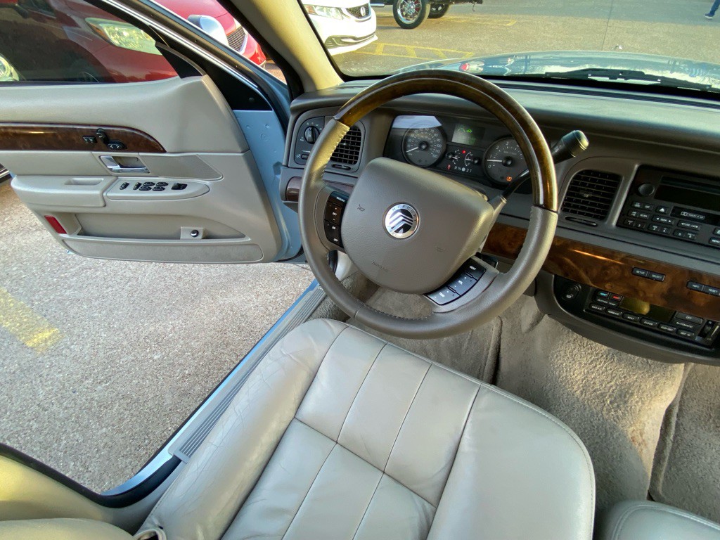 2008 Mercury Grand Marquis Image 23