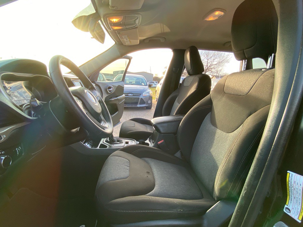 2016 Jeep Cherokee Image 15