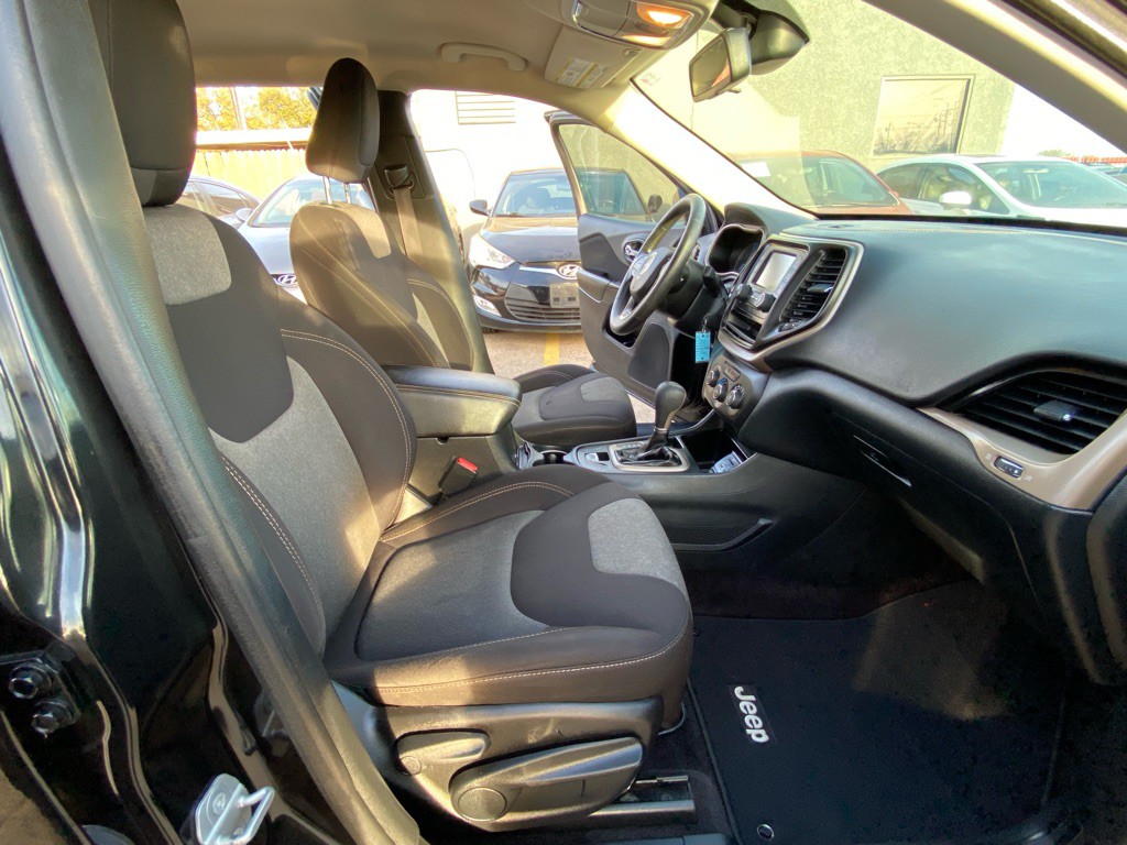 2016 Jeep Cherokee Image 19