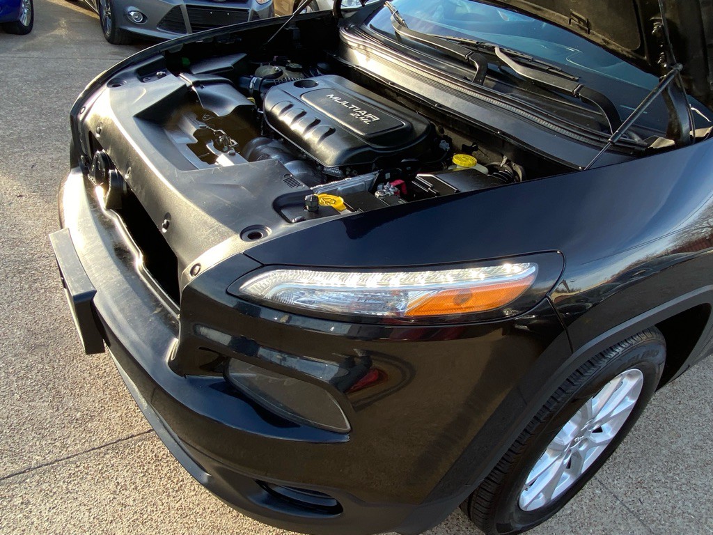 2016 Jeep Cherokee Image 28