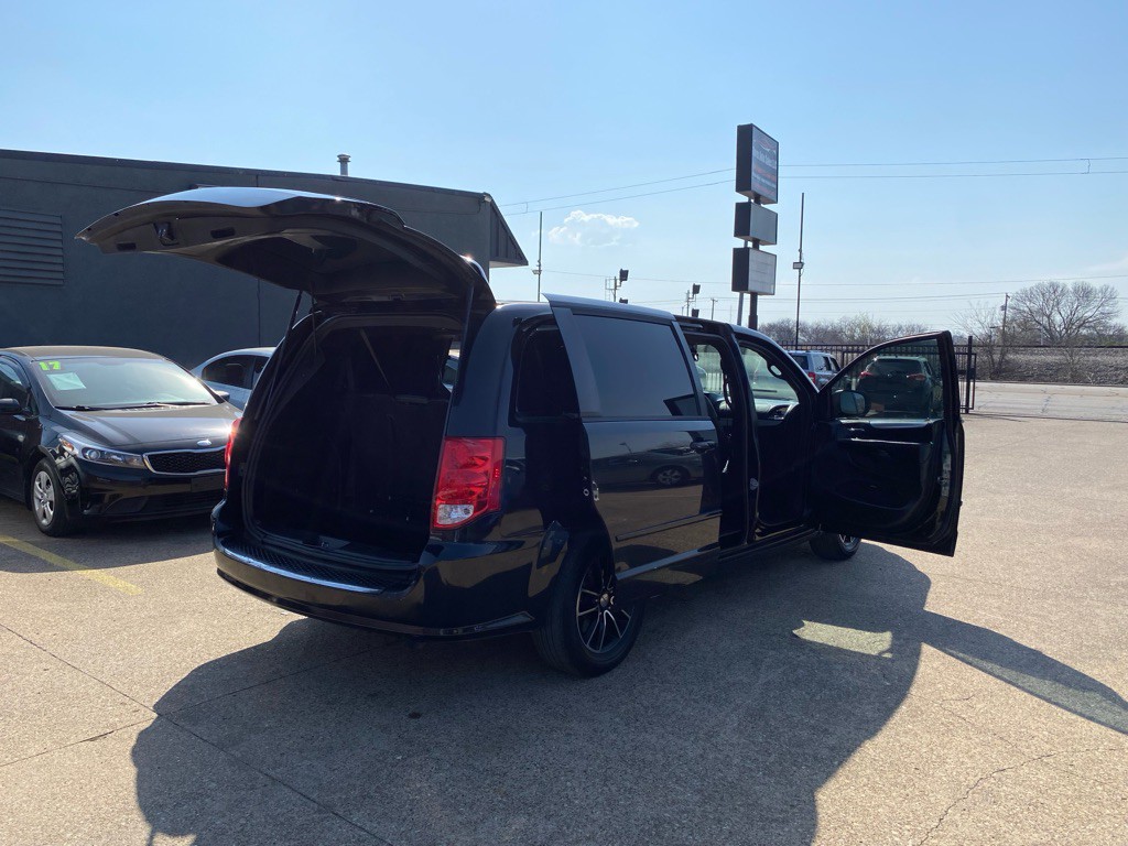 2015 Dodge Grand Caravan Image 11