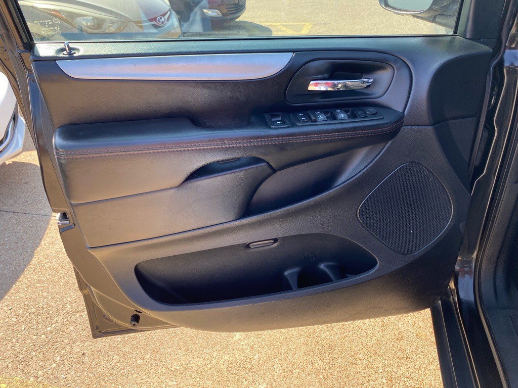 2015 Dodge Grand Caravan Image 12