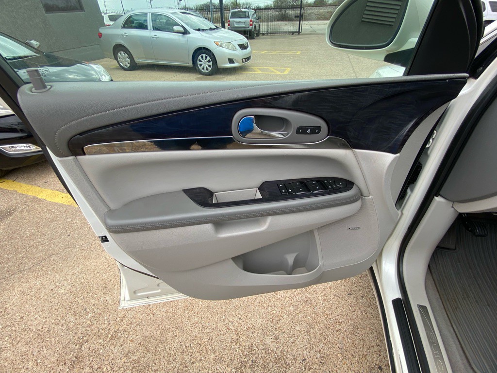 2015 Buick Enclave Image 13