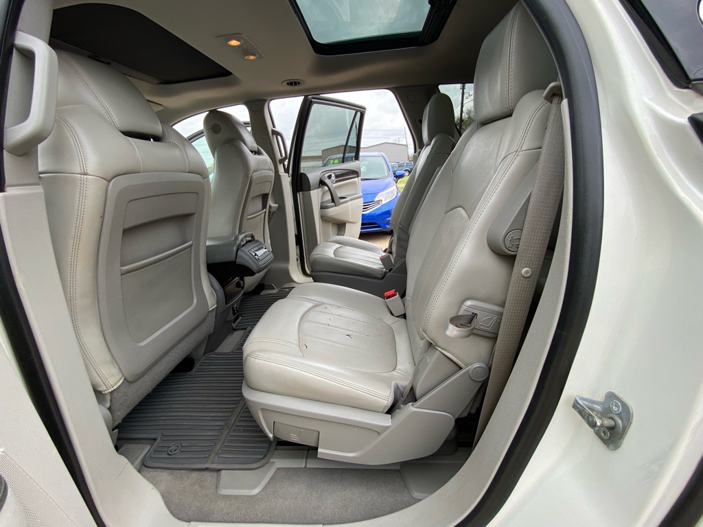 2015 Buick Enclave Image 16