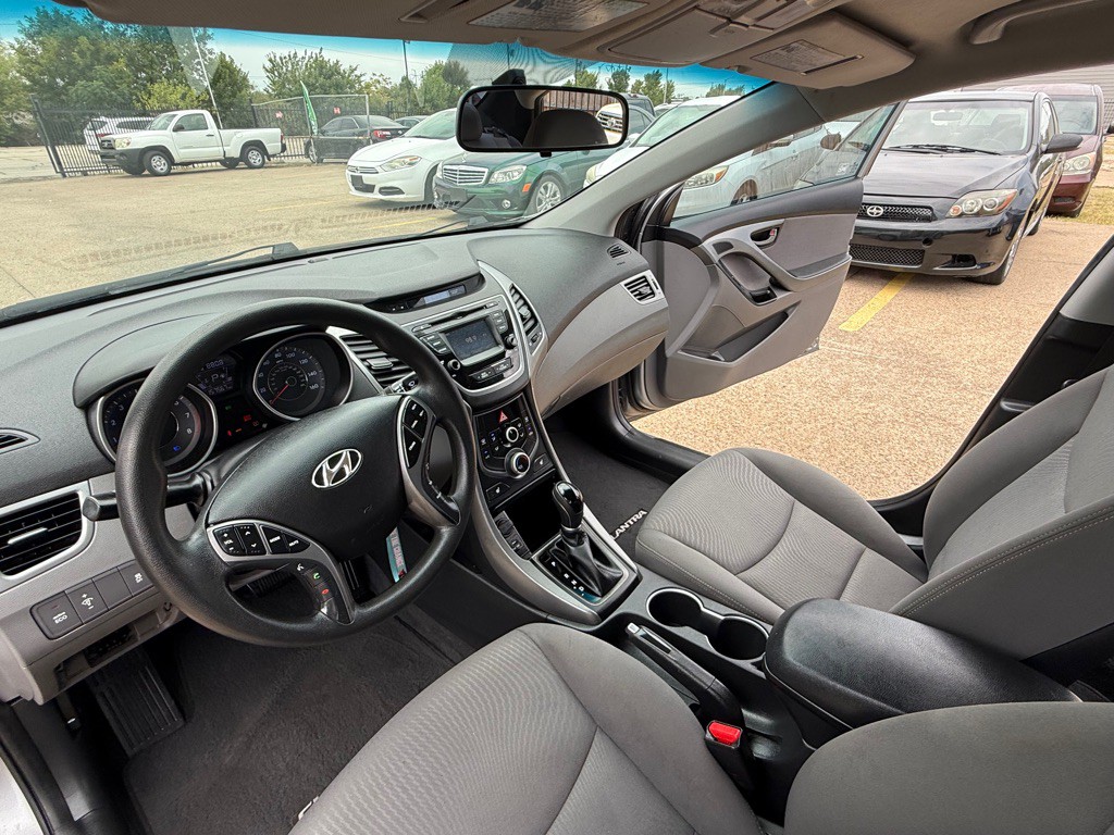 2014 Hyundai Elantra Image 14