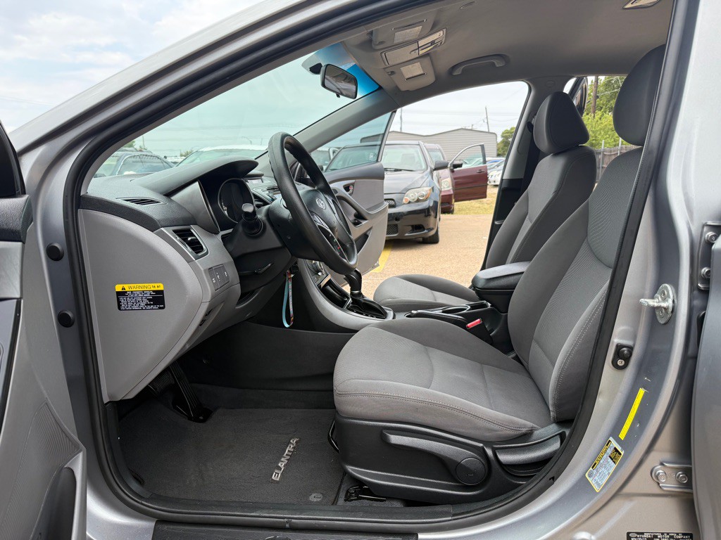2014 Hyundai Elantra Image 15