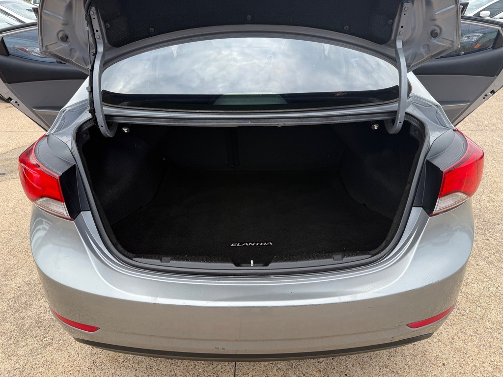 2014 Hyundai Elantra Image 17