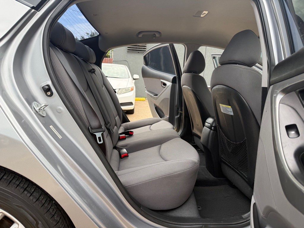 2014 Hyundai Elantra Image 18