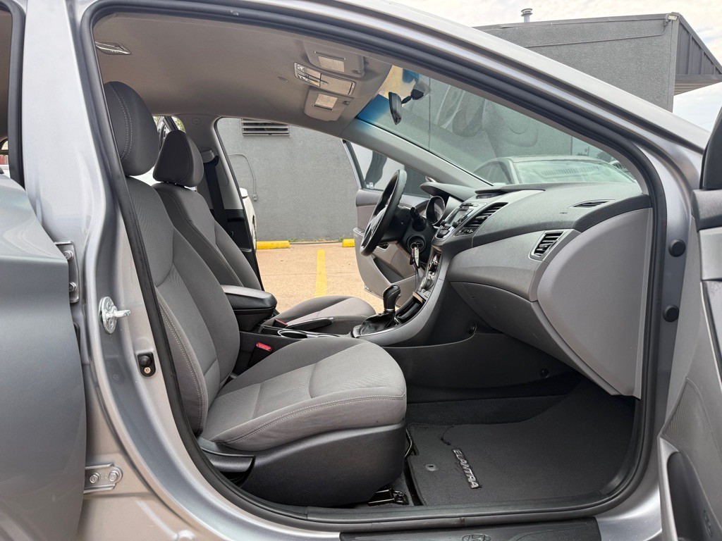 2014 Hyundai Elantra Image 19