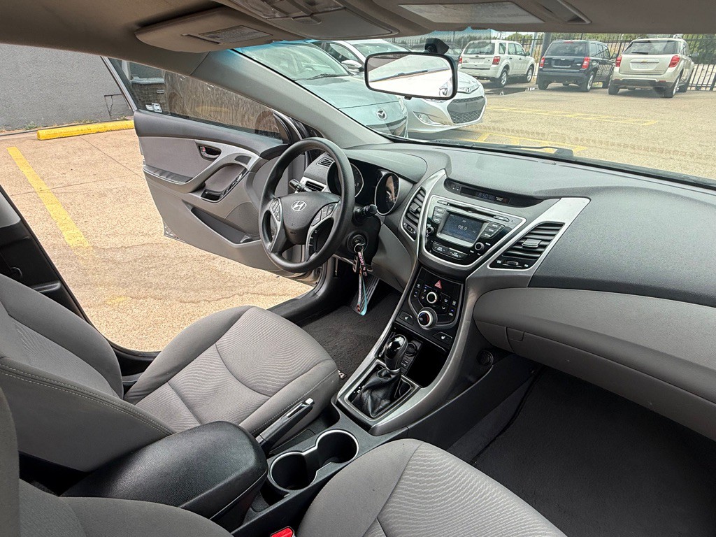 2014 Hyundai Elantra Image 20