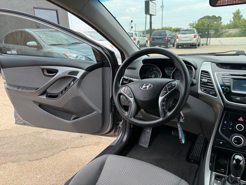 2014 Hyundai Elantra Image 23