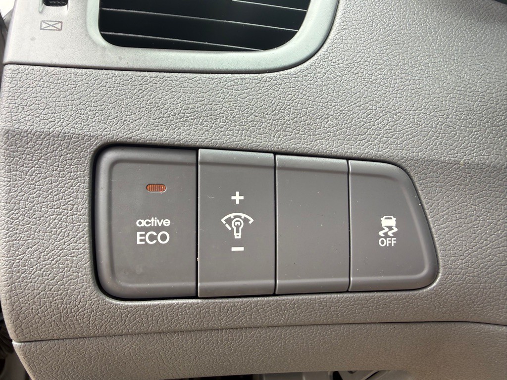 2014 Hyundai Elantra Image 24