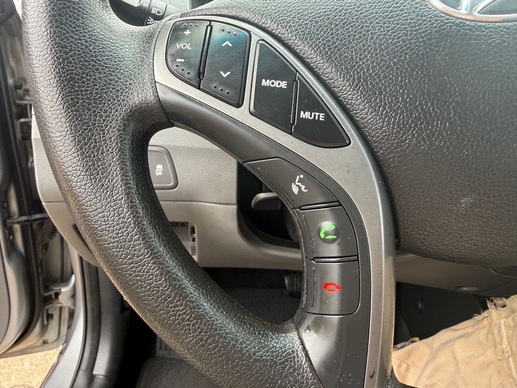 2014 Hyundai Elantra Image 25