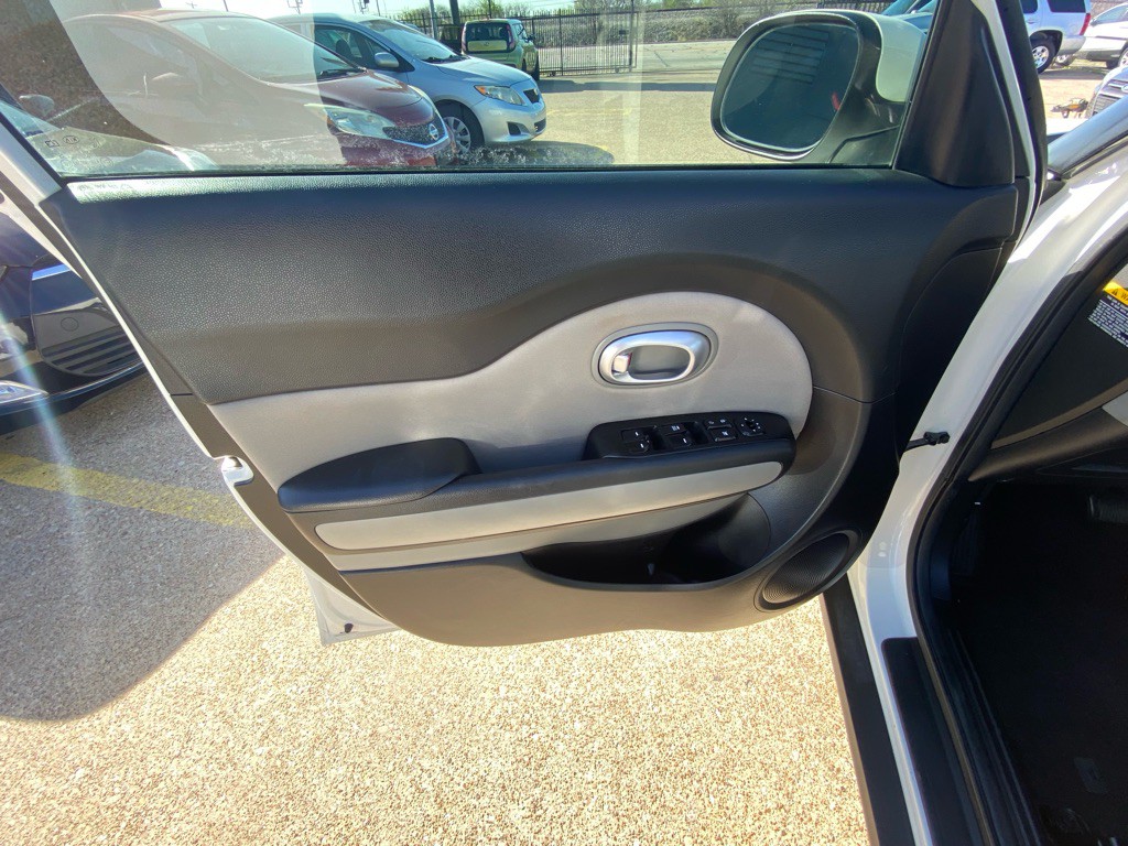 2016 Kia Soul Image 13