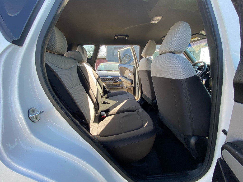 2016 Kia Soul Image 18