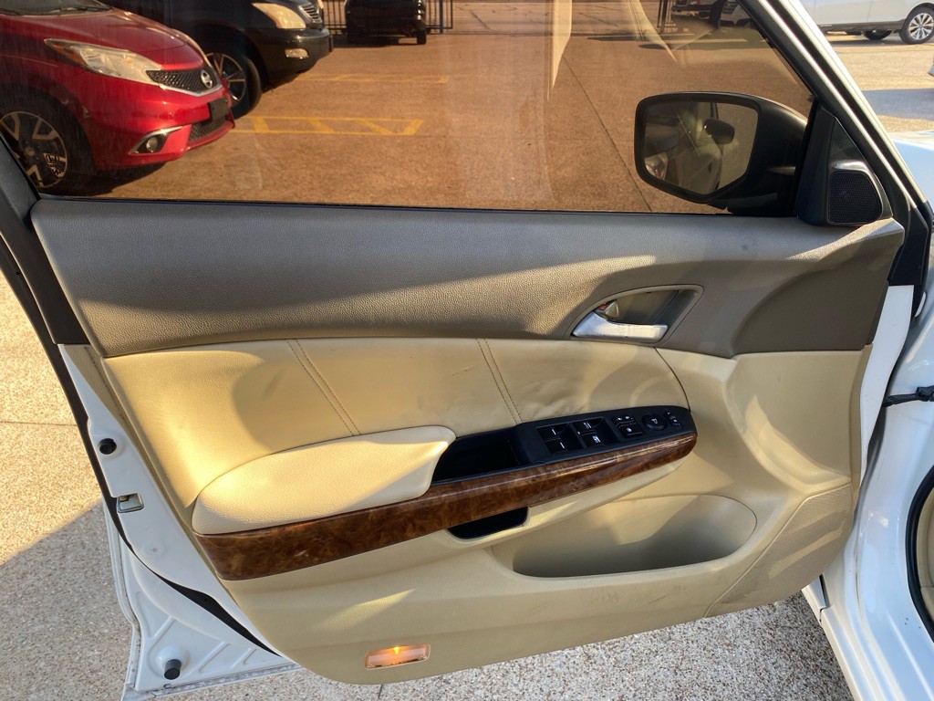 2009 Honda Accord Image 13