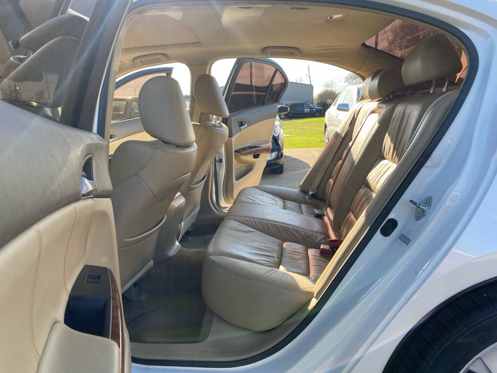 2009 Honda Accord Image 16